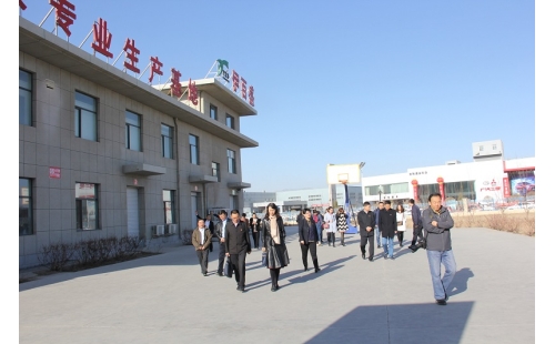 黨建引領(lǐng)促減稅降費落地，黨員帶頭抓普惠政策落實